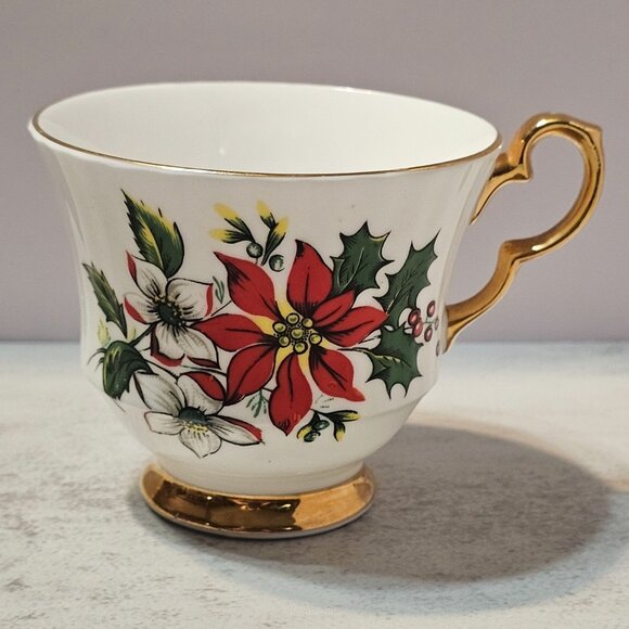 Vintage Poinsettia Teacup Royal Windsor Fine Bone China England - Picture 2 of 8